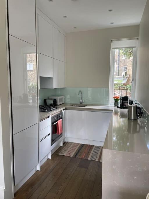 Stylish 3-Bedroom Flat In Kensington London Bagian luar foto
