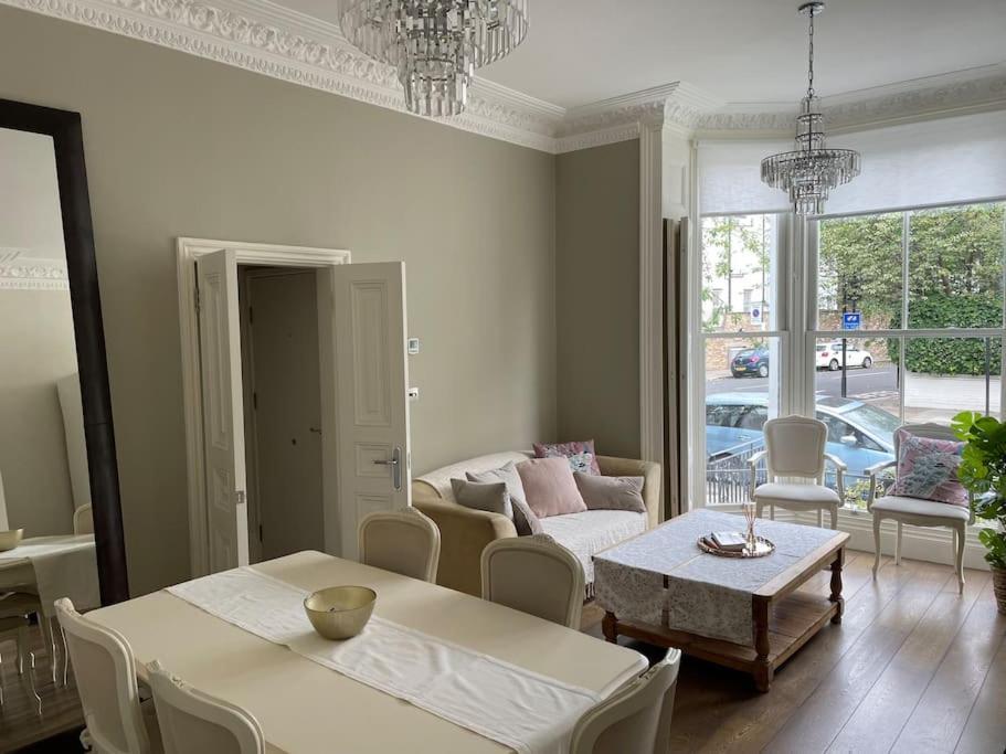Stylish 3-Bedroom Flat In Kensington London Bagian luar foto